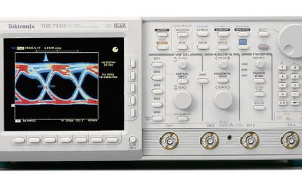 Tektronix TDS784D 4 Channel, 1 GHz, Digital Phosphor Oscilloscope